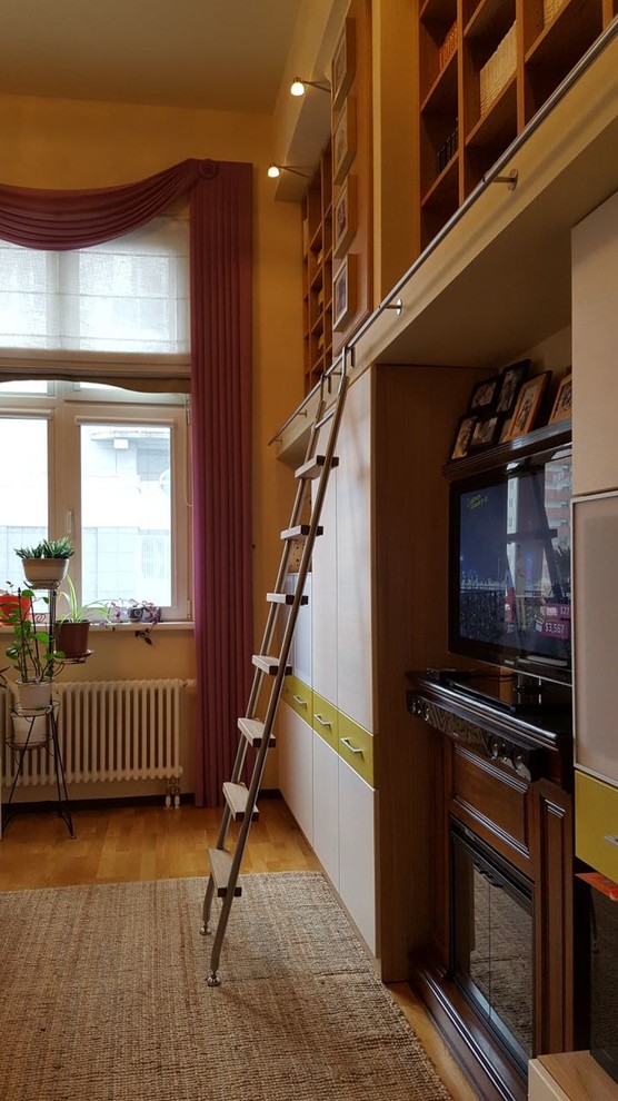 20180408 _ НОВОСИБИРСК - лестница мебельная с крючками - модель Step-30 hook