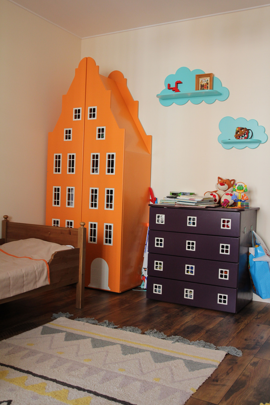 С акцентом на цвет