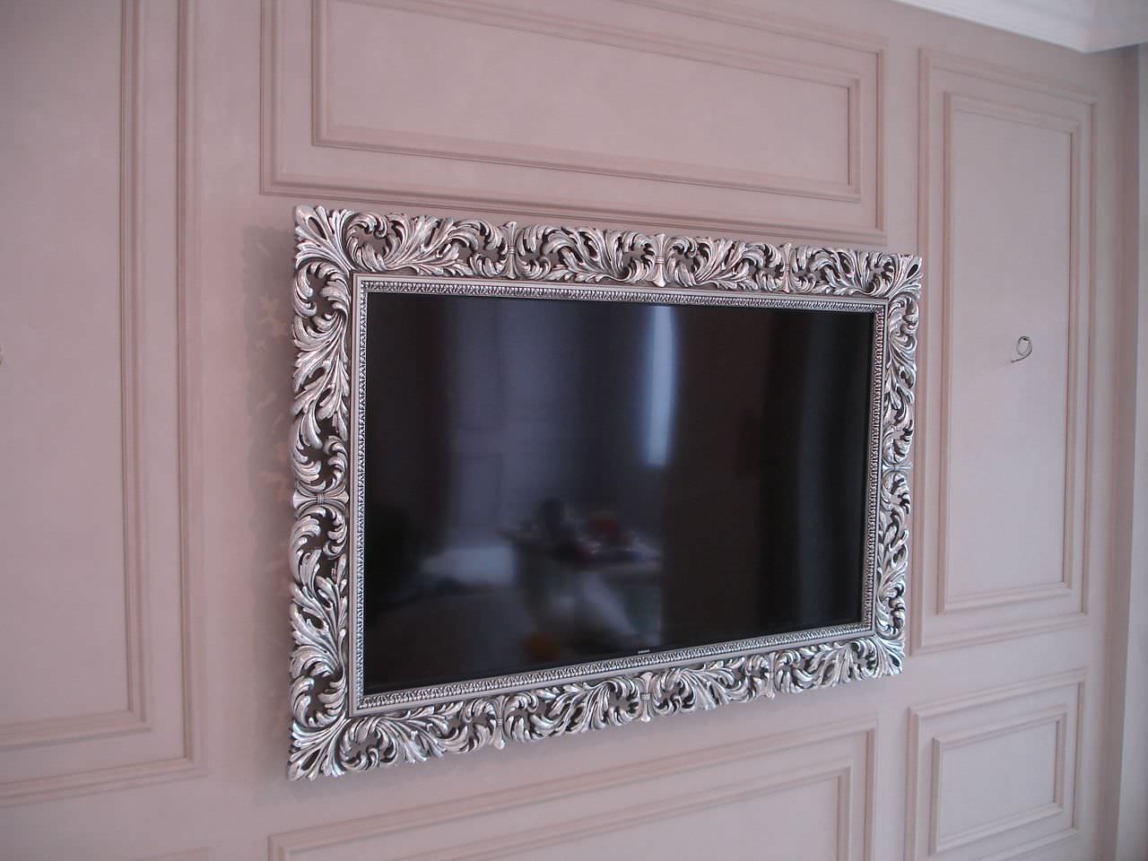 Телевизор в багете