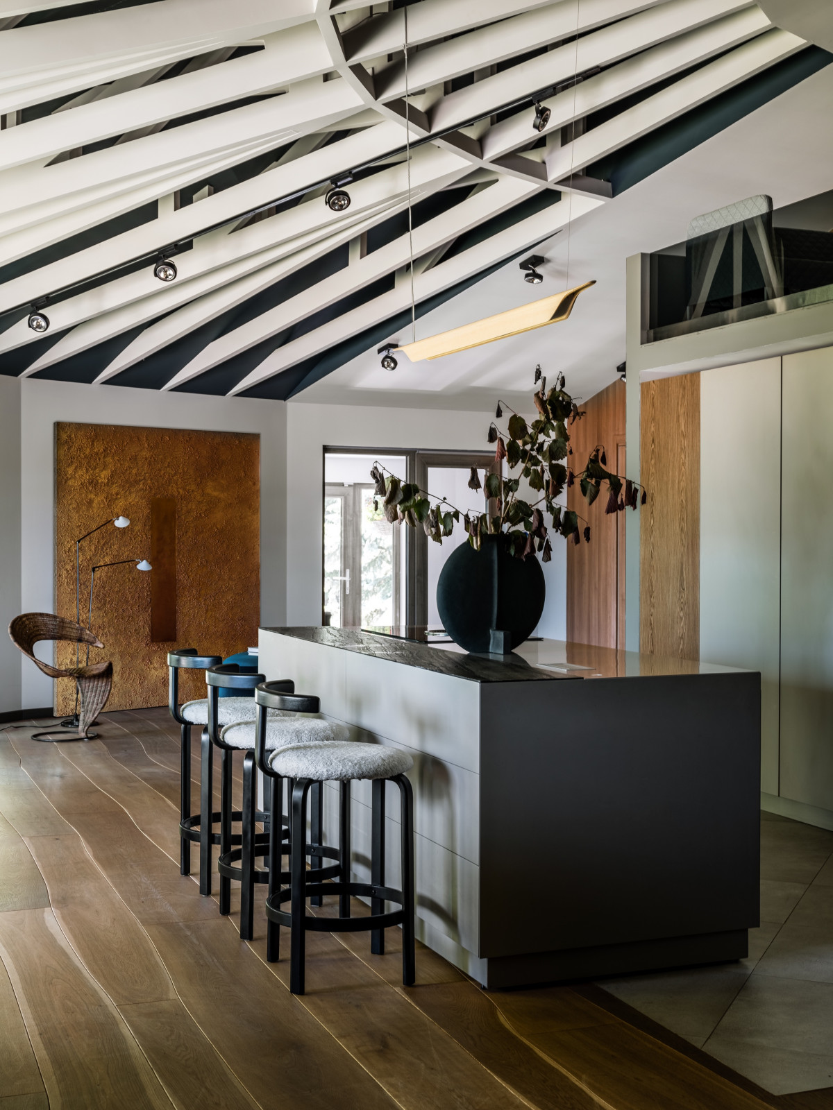 В гостях: Круглый дом с видом на лес