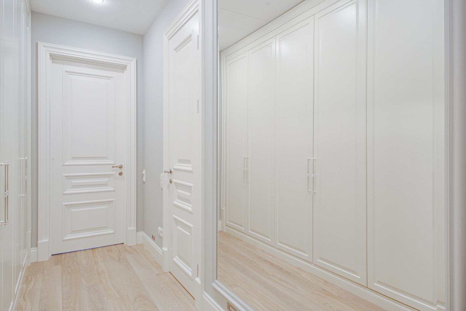 "СОВРЕМЕННАЯ ЕВРОПЕЙСКАЯ КЛАССИКА", ДИЗАЙН-ПРОЕКТ В 3-Х КОМНАТНОЙ КВАРТИРЕ 117 М