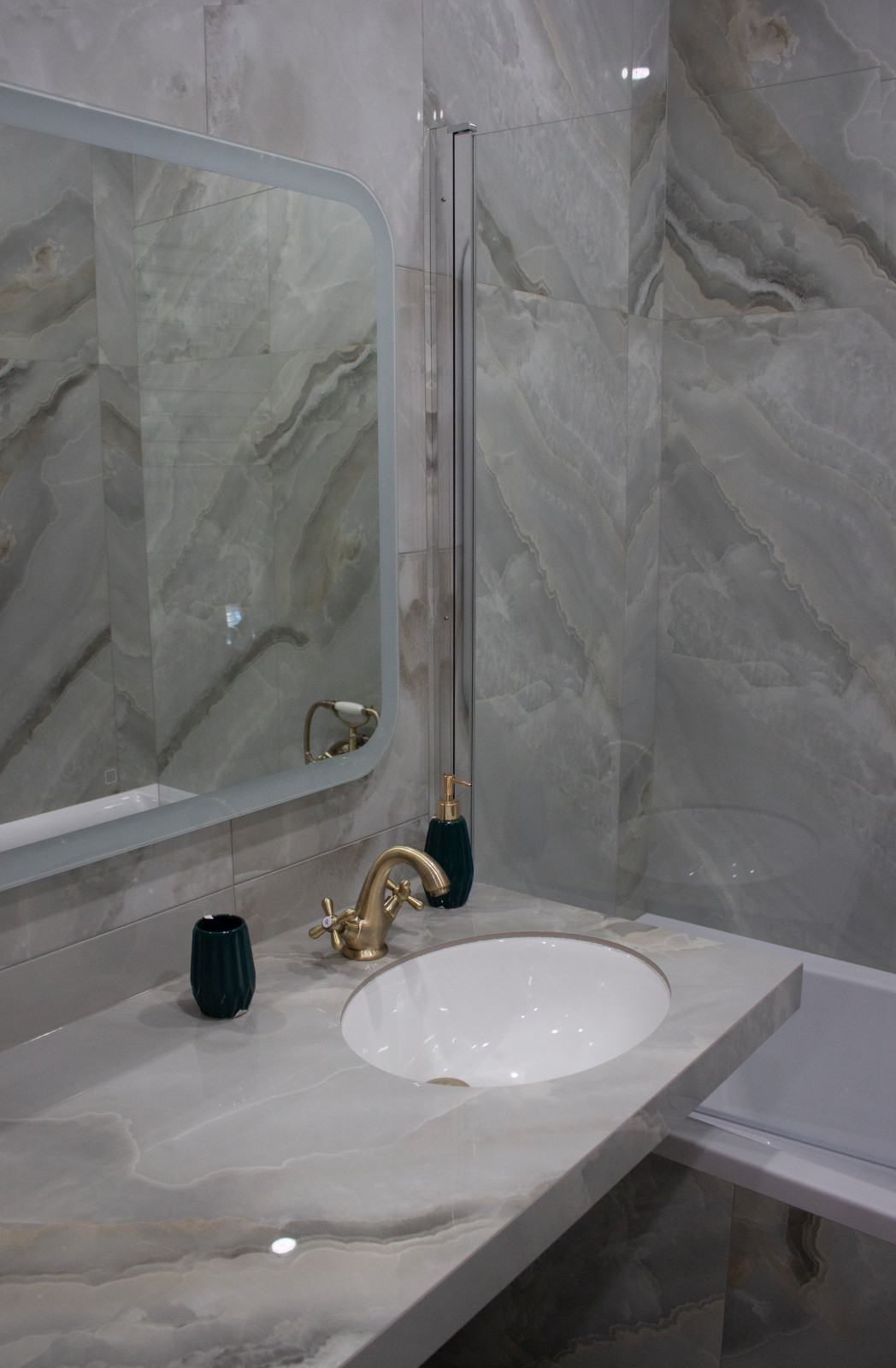 Двухкомнатная квартира в неоклассическом стиле