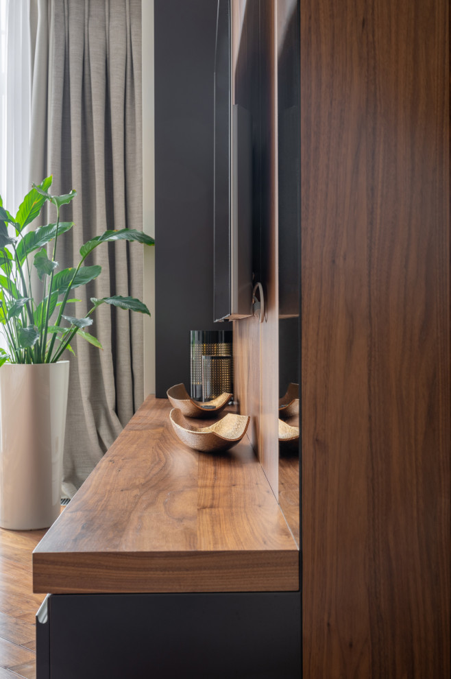 Мебель в гостиную со шпоном американского ореха