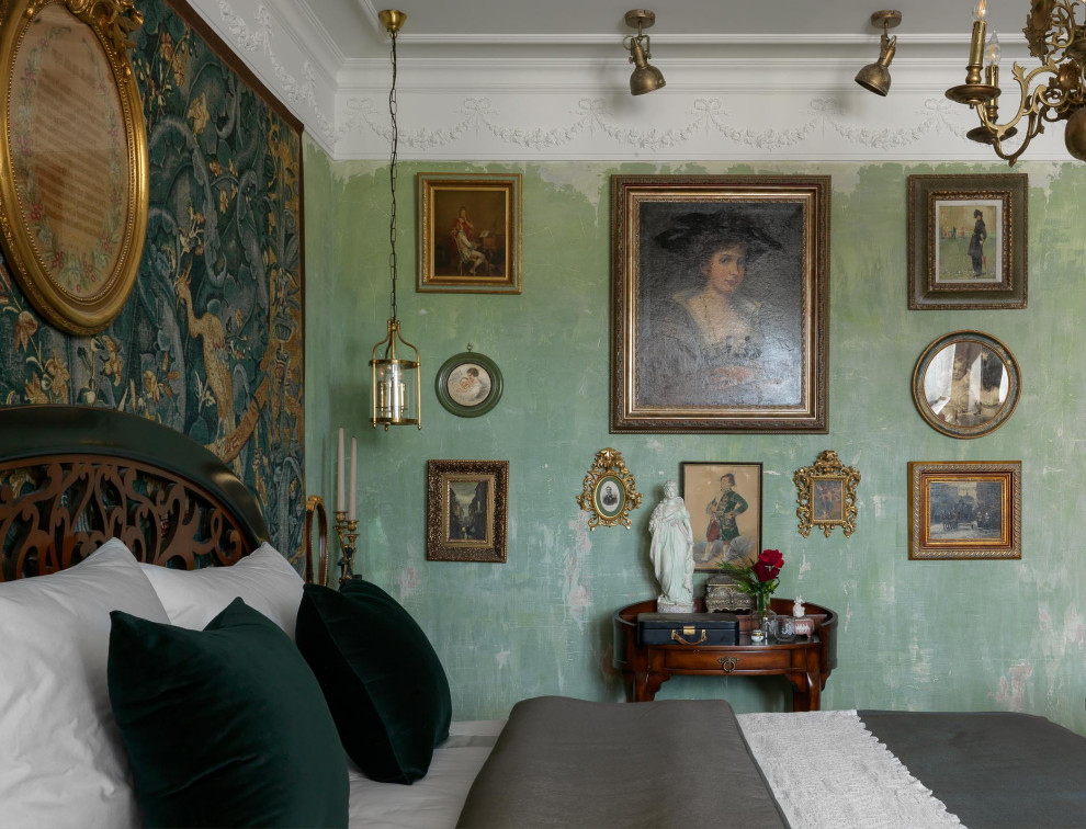 КВАРТИРА С АНТИКВАРНОЙ МЕБЕЛЬЮ (90 М.КВ) И ПРЕДМЕТАМИ ИСКУССТВА