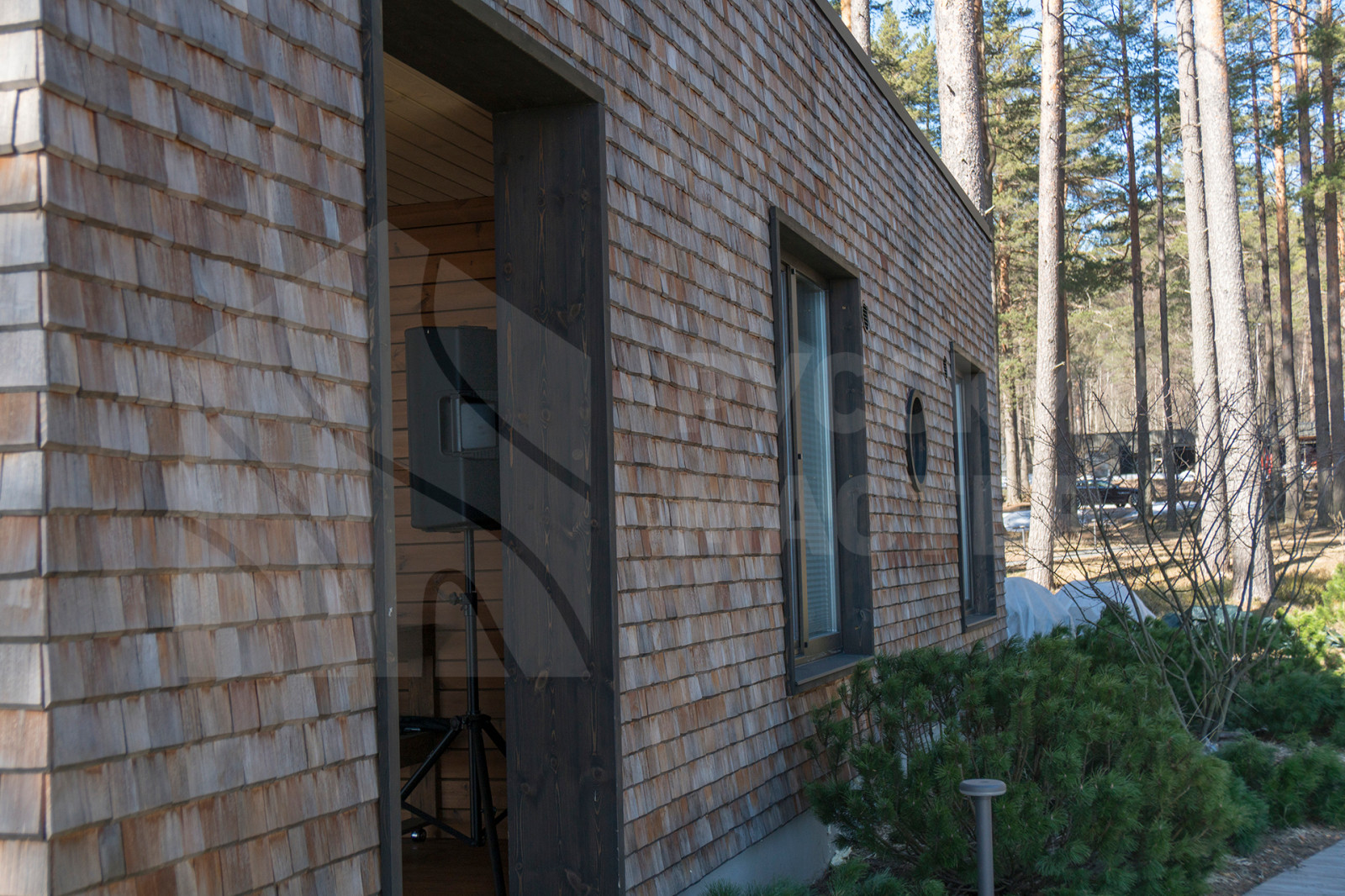 Одноэтажный дом в современном стиле с уютной сауной