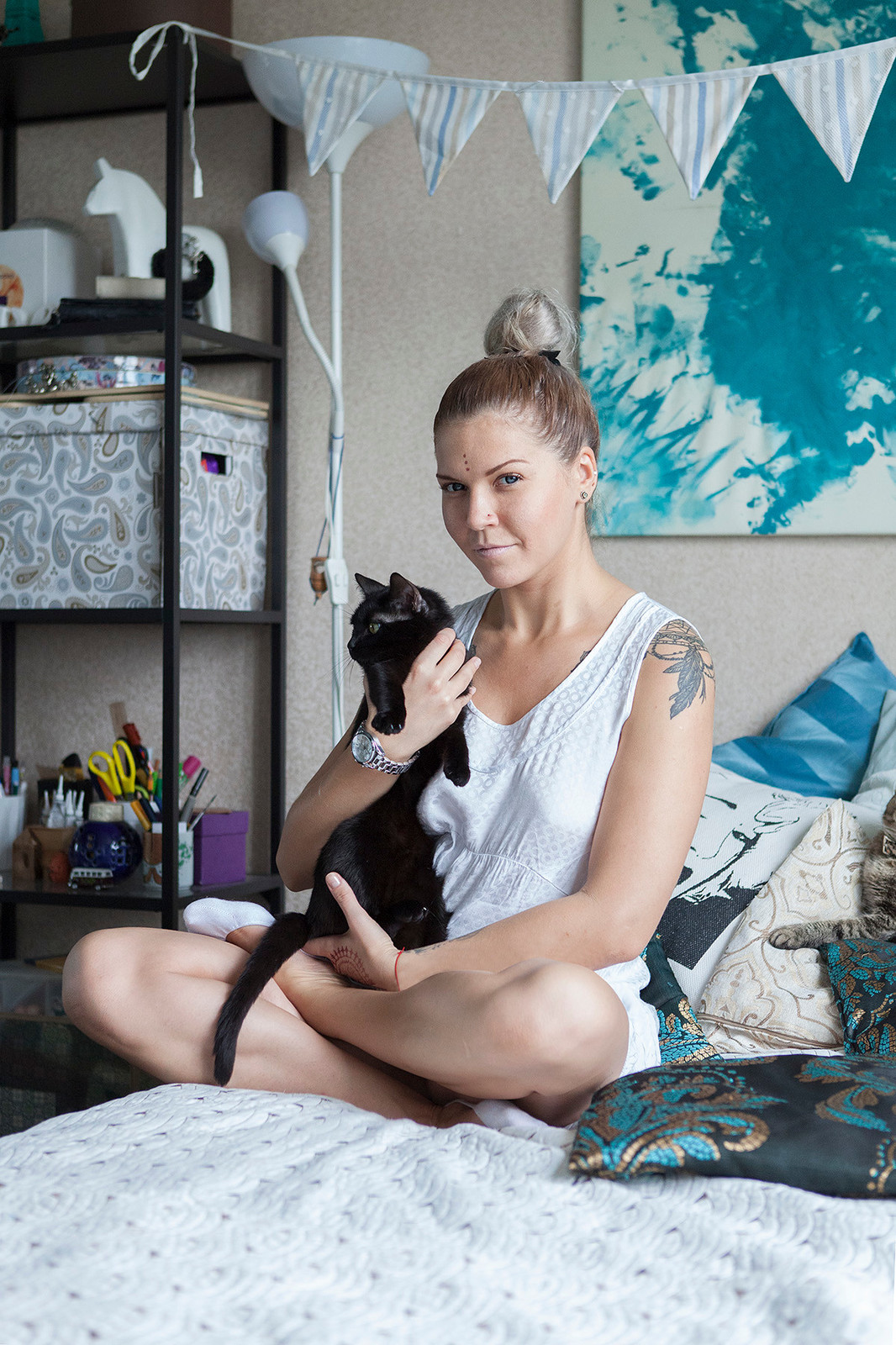 В гостях: Квартира 30 кв.м с этномотивами для инструктора йоги