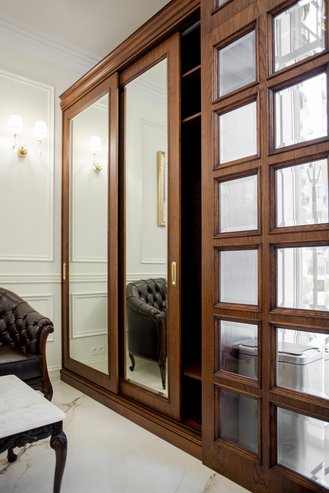 Шкаф с зеркалами, комод