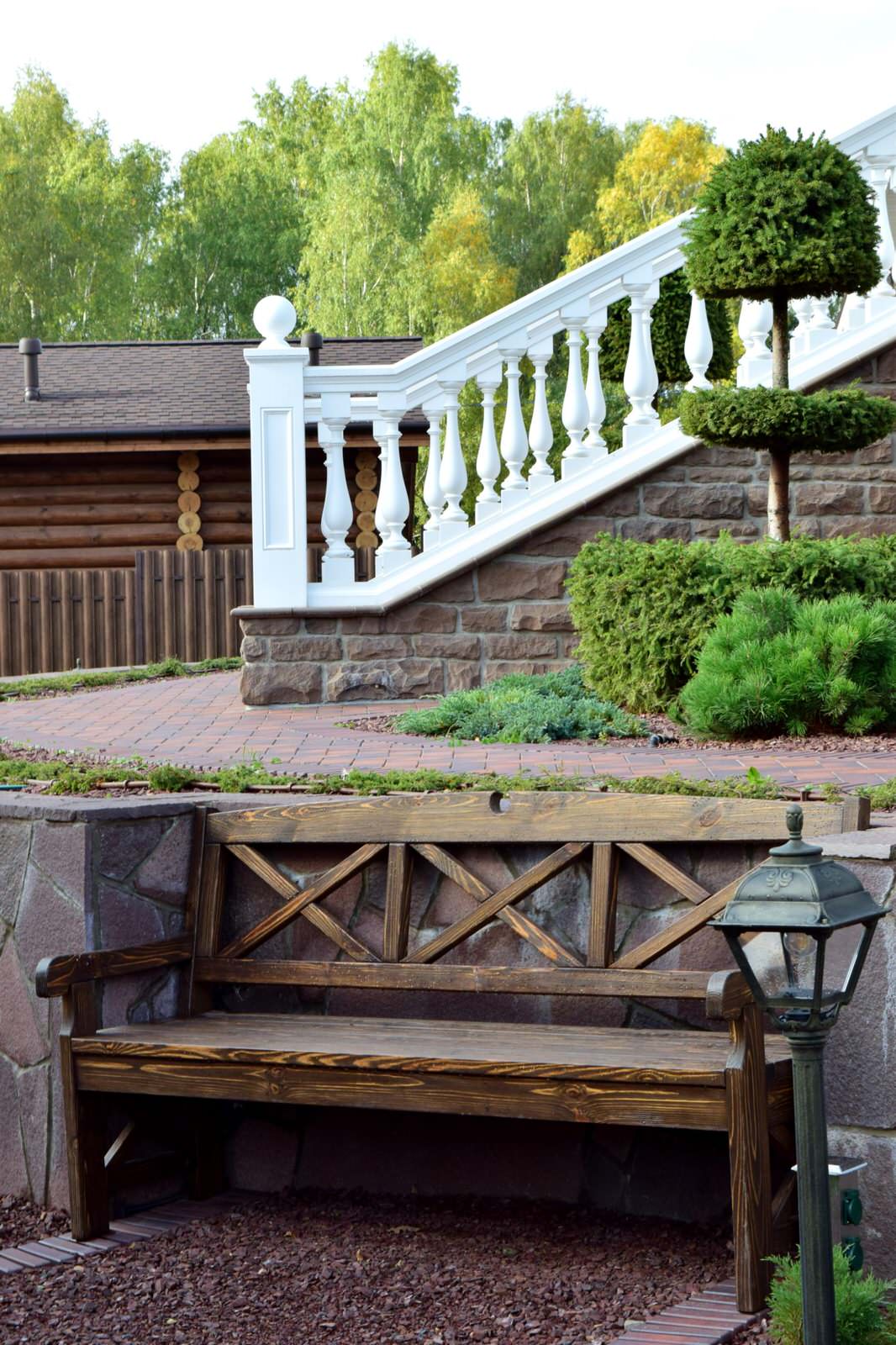 Дизайн участка с уклоном более 7 м.