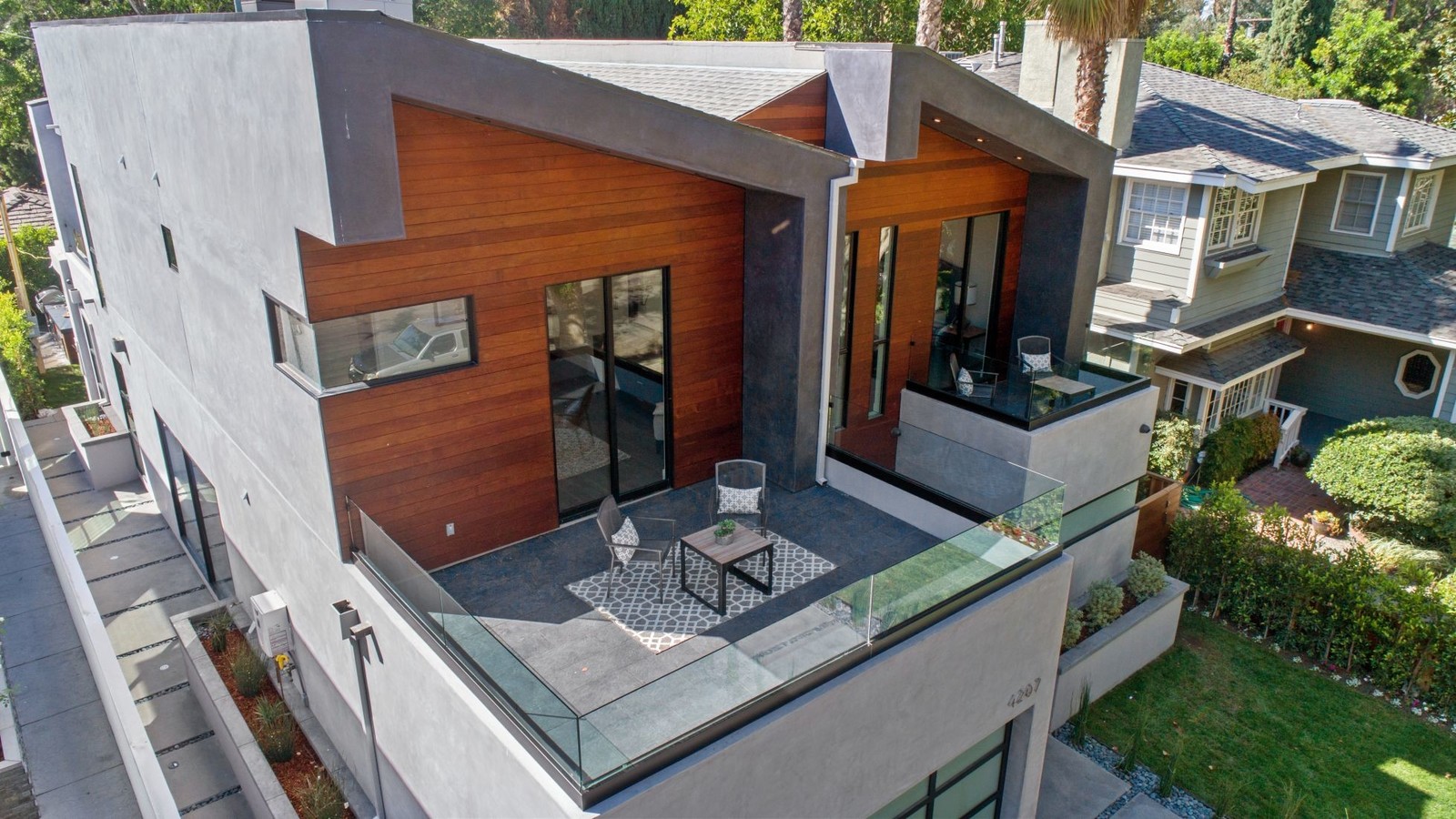 Современная дом в Лос-Анжелесе, район Студио Сити