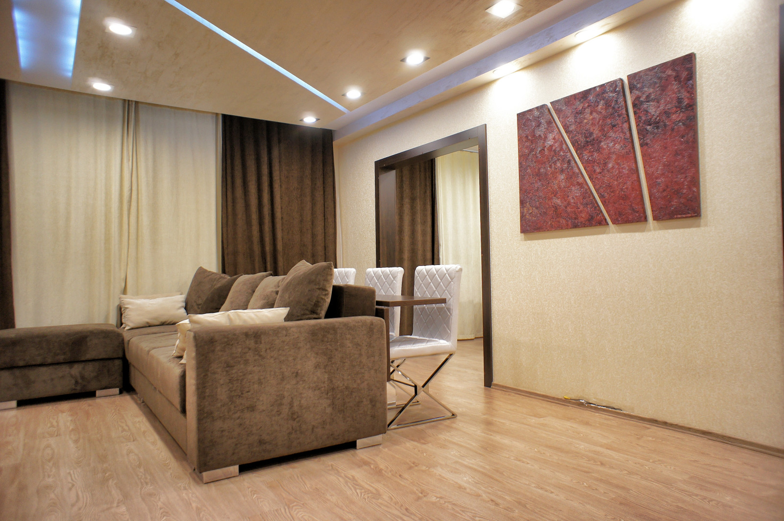 четырех комнатная квартира