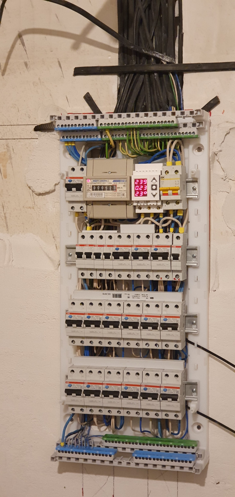 Обложка проекта: Электромонтаж