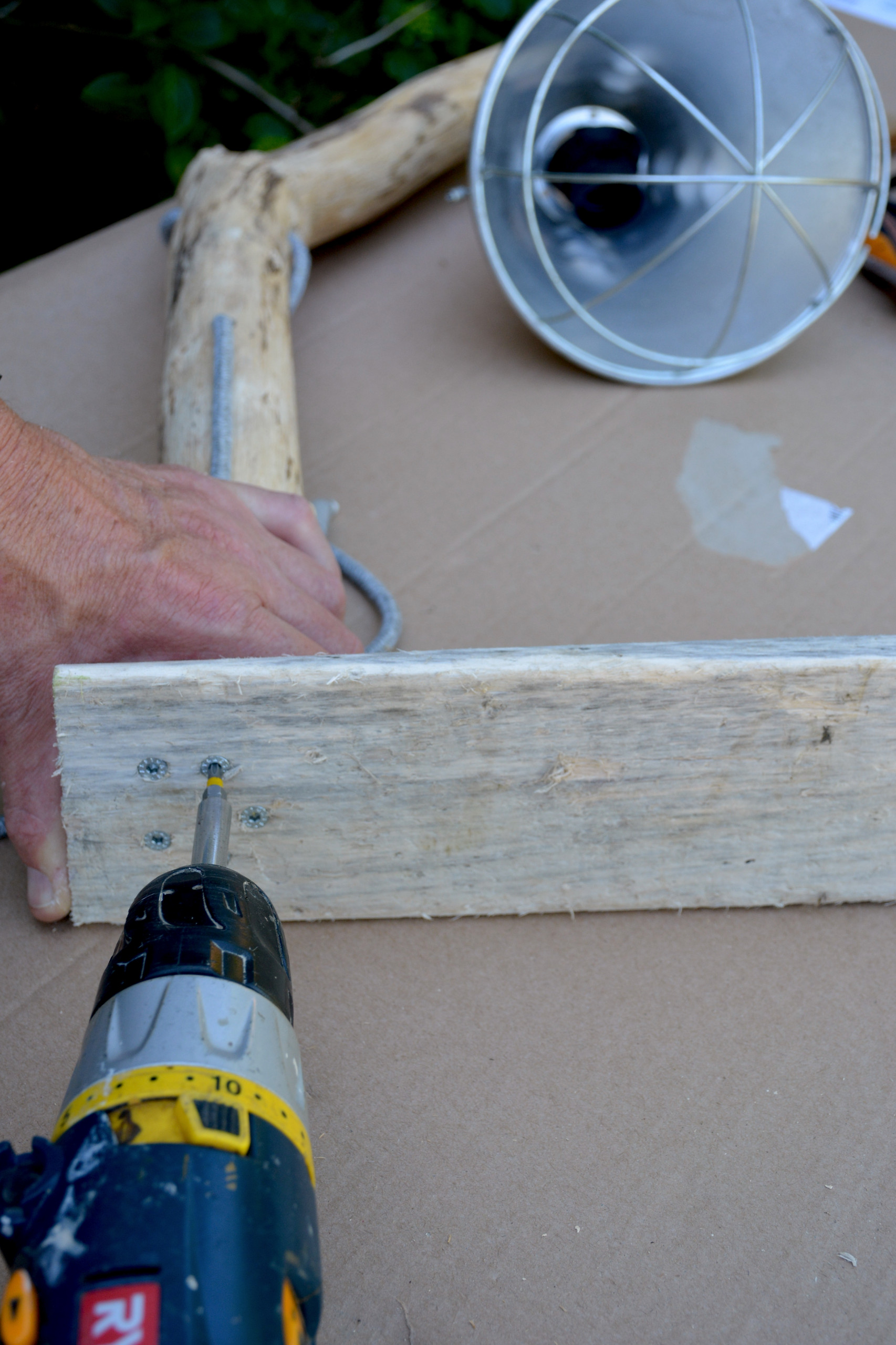 DIY: Лампа из плавуна своими руками