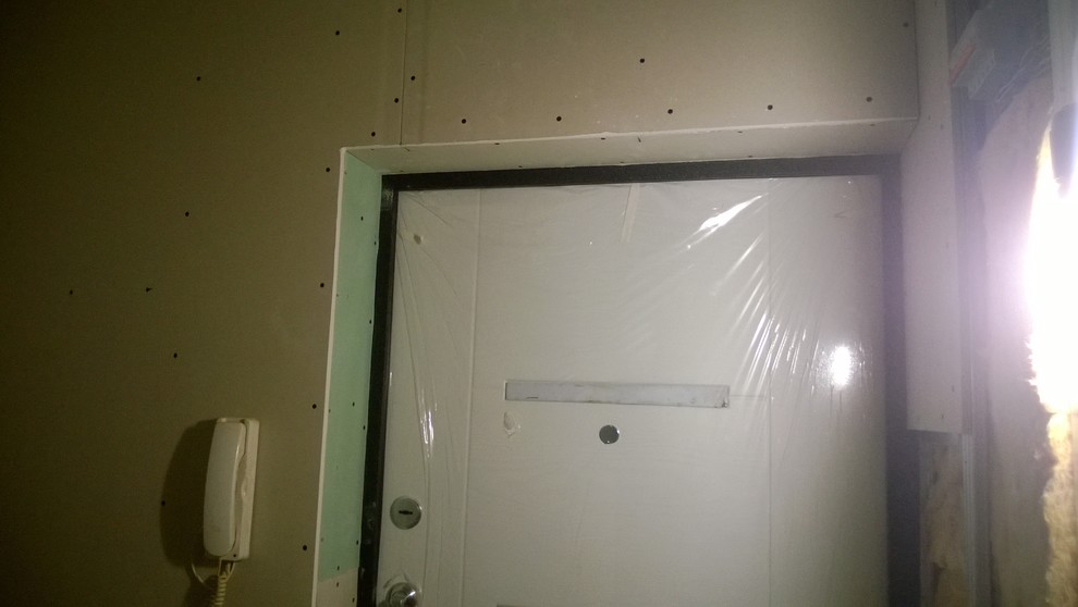 Потолок в прихожей