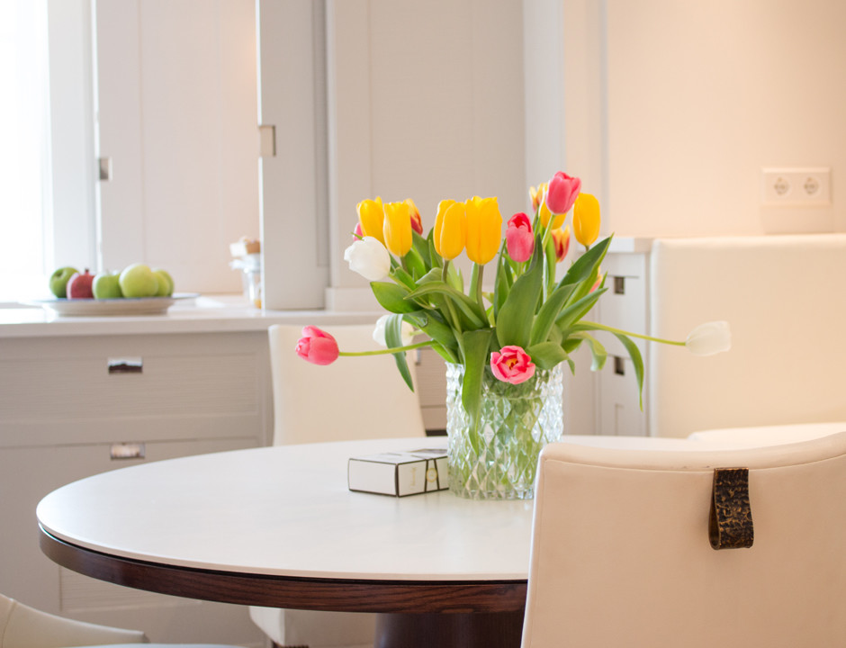 Обеденный стол