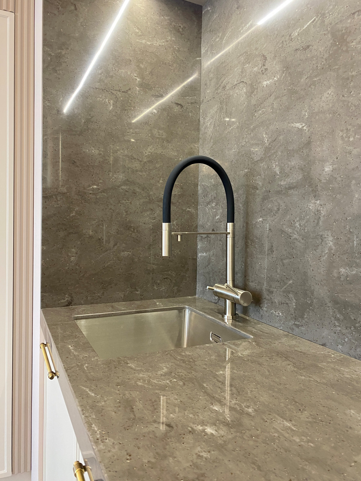 Угловая кухня "COSTOLA".