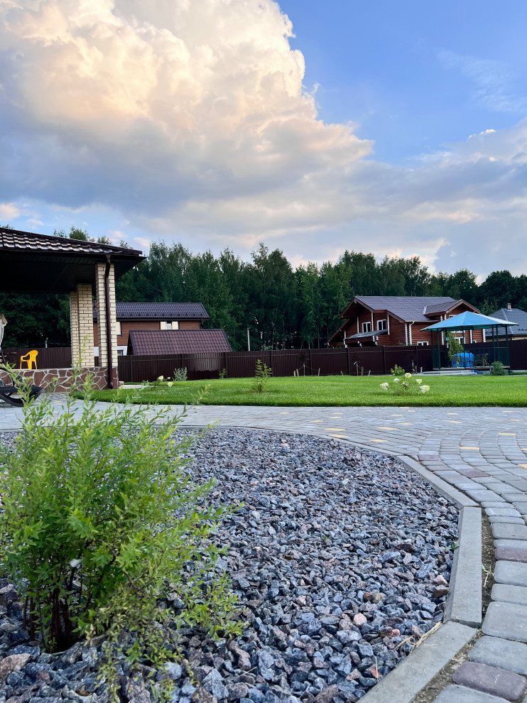 Ландшафтный дизайн территории частного владения в КП "Земляничная поляна"