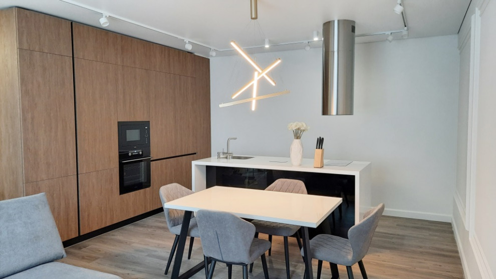 Интерьер кухни-гостиной с островом