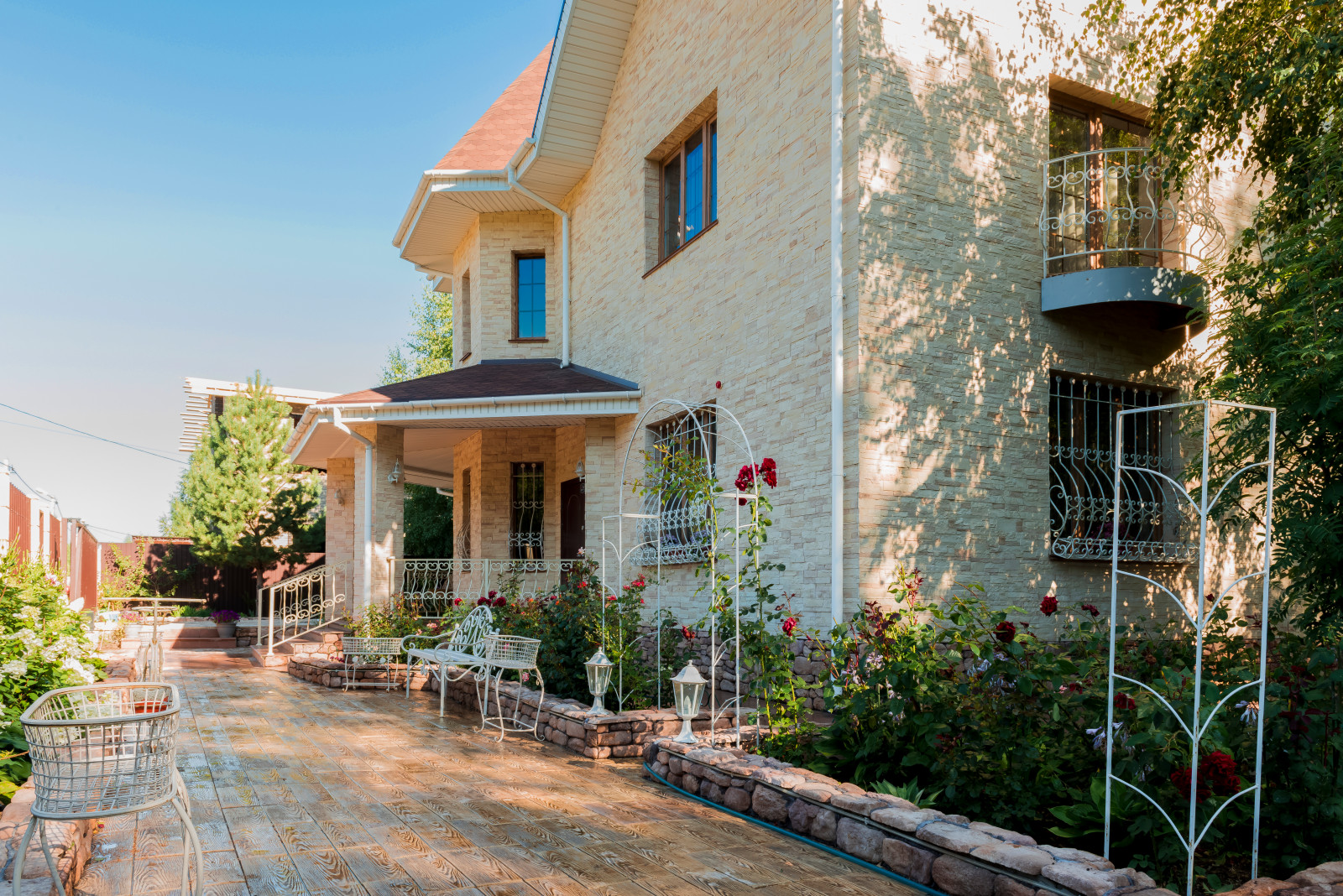 Обложка проекта: коттедж