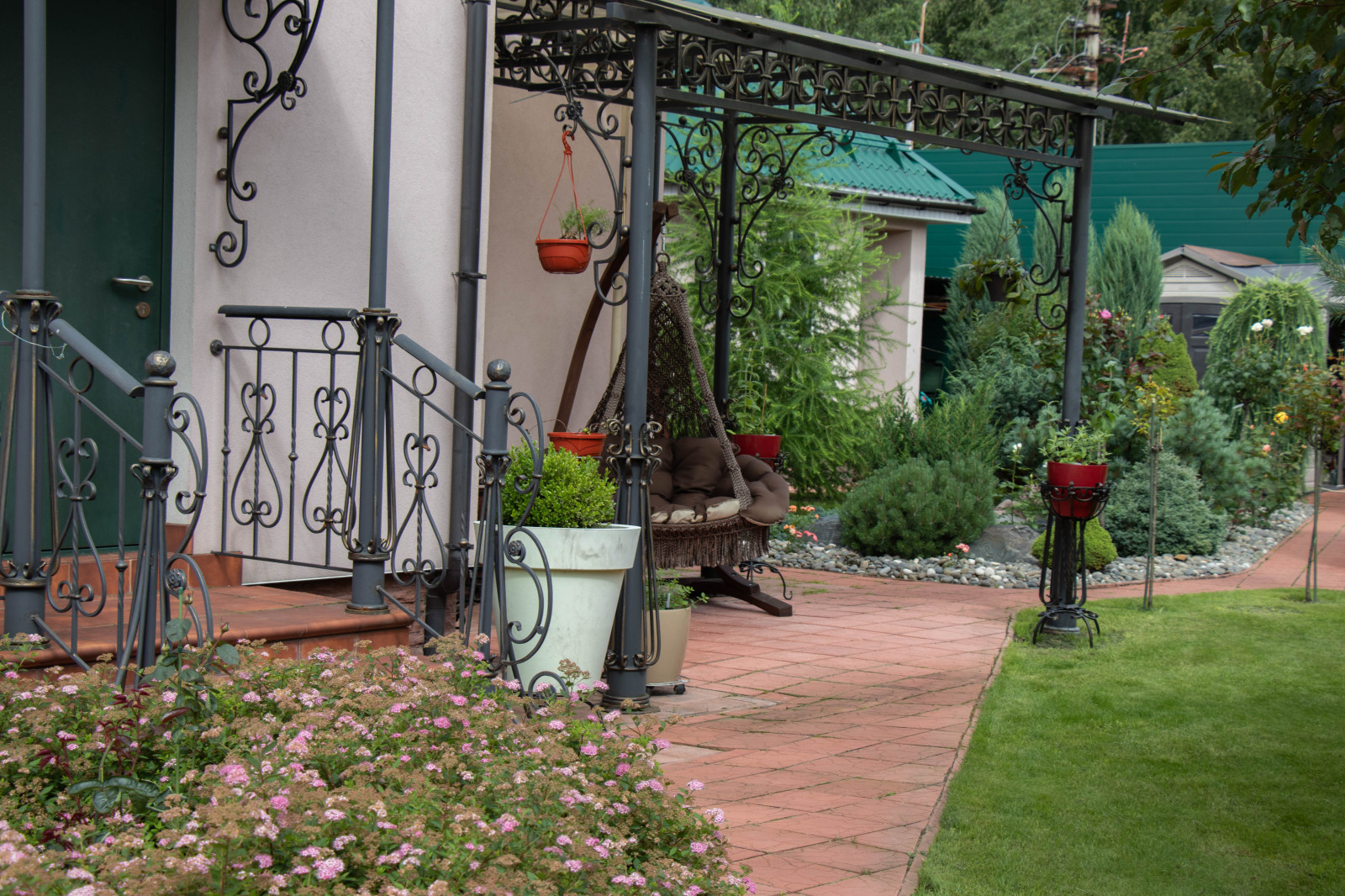 Французский садик в поселке Рыбаки Дмитровское шоссе