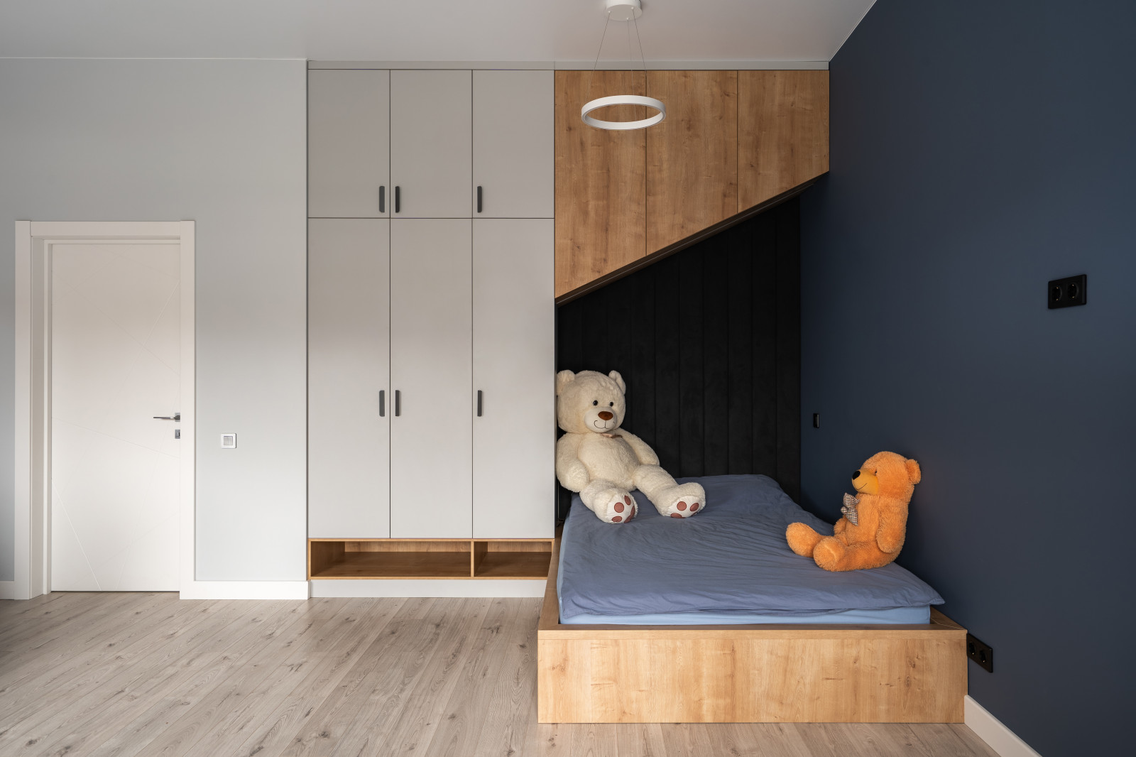 Мебель в детскую кровать шкаф мдф эмаль антресоль