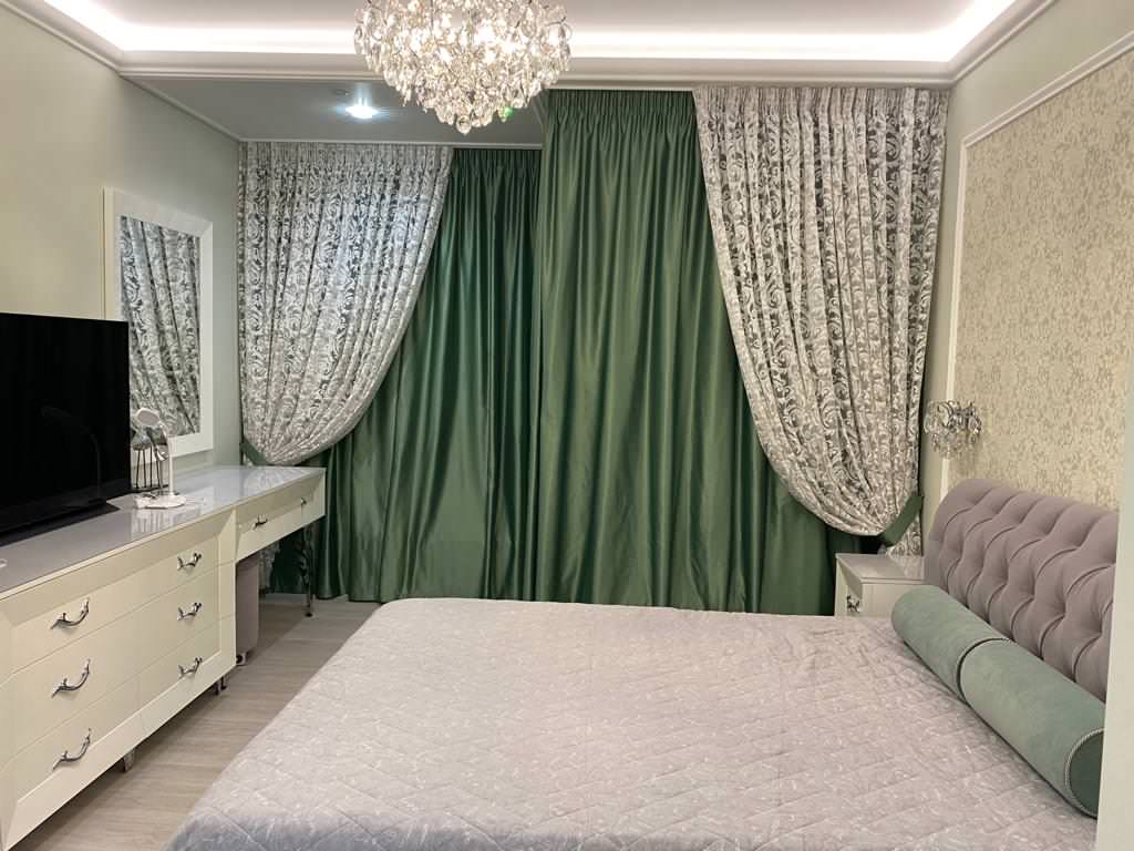 Обложка проекта: акцент на изумрудный