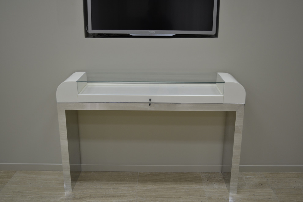 Обложка проекта: Столы