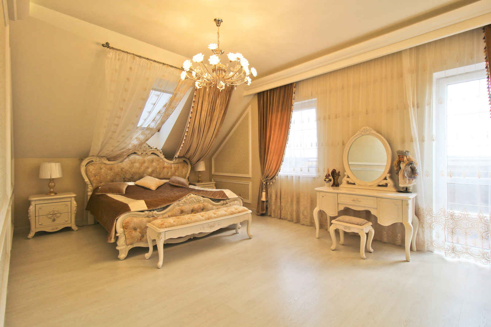 Дом со львами