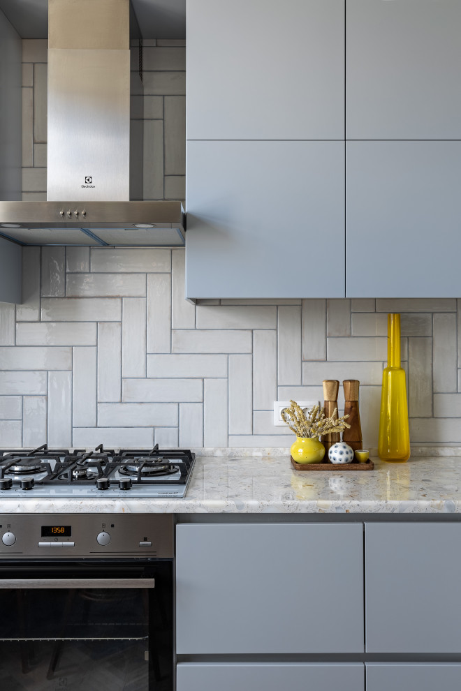 Квартира с желтым диваном