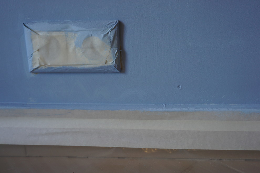 Личный опыт: Как покрасить стену, если у вас четверо детей и одна кошка