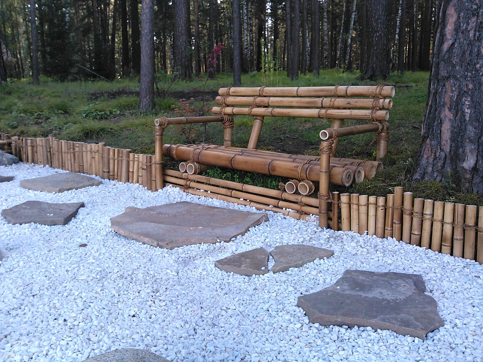 на побережье