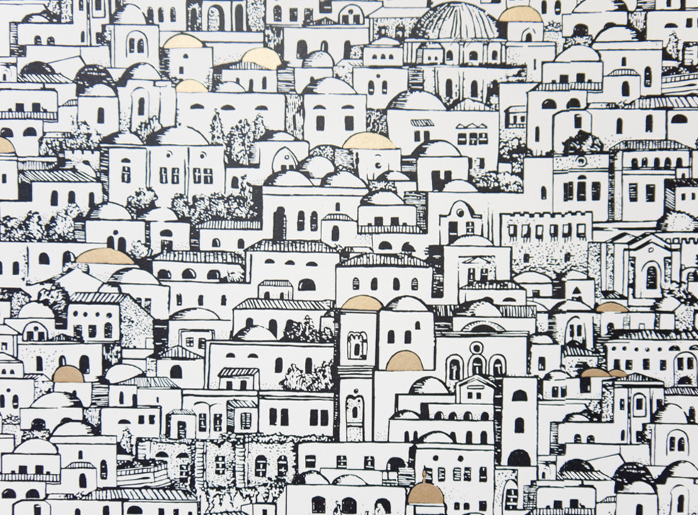 Обои, напротив стены. Их мотивы стали частью композиции