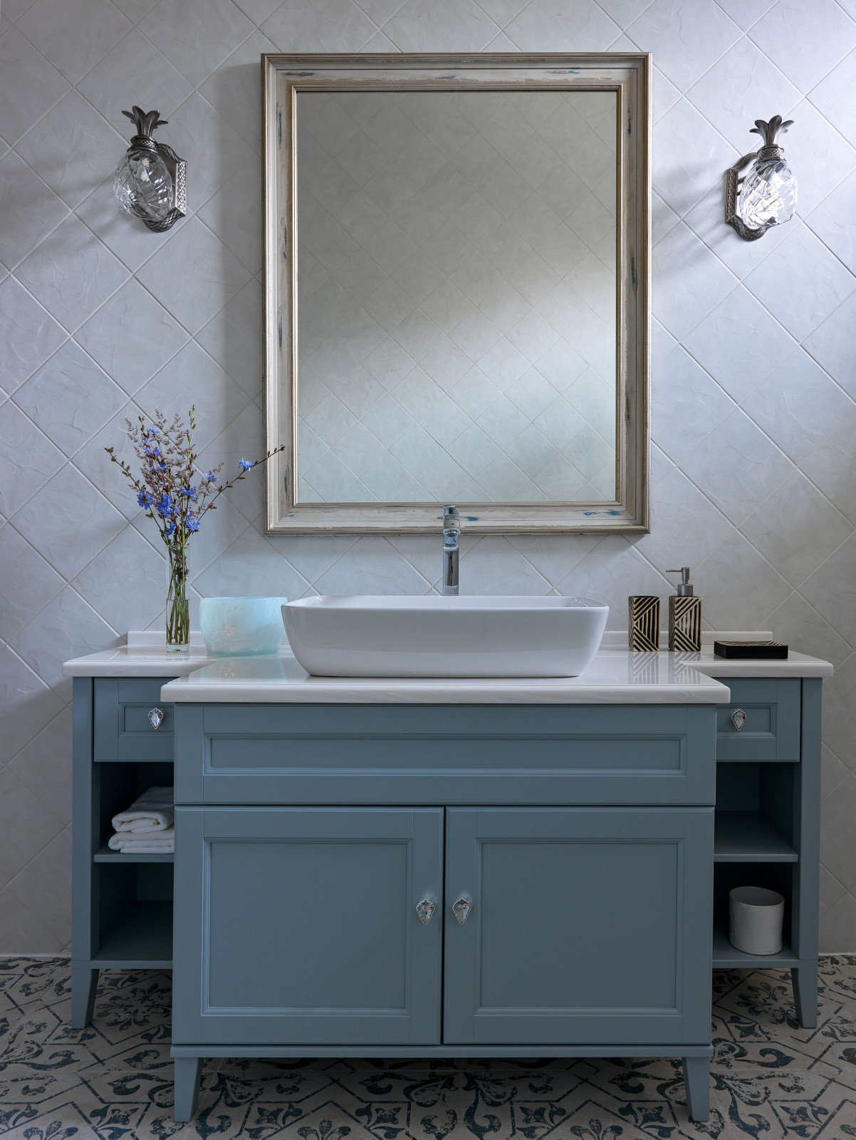 Houzz тур: Загородный дом с дроздами, стрекозами и бабочками