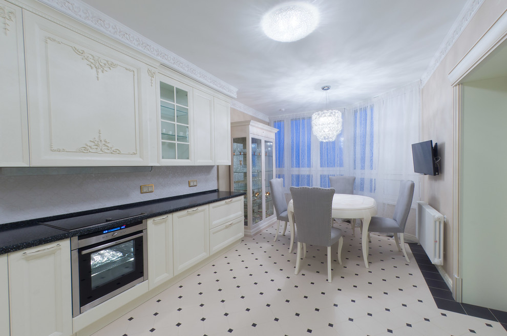 Квартира в высотке у реки