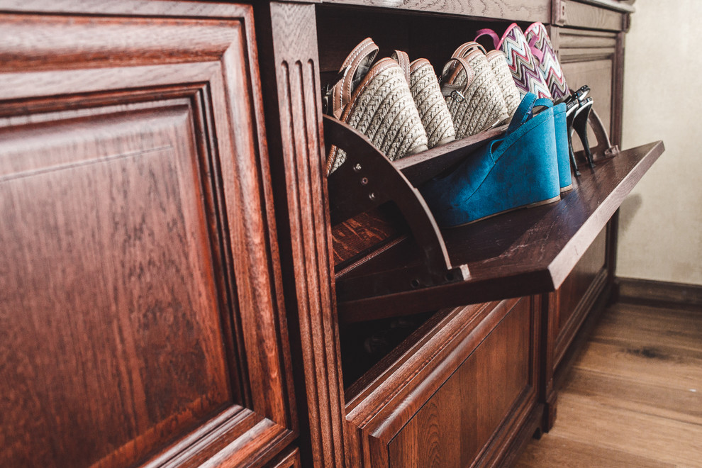Обложка проекта: Обувница из массива дуба