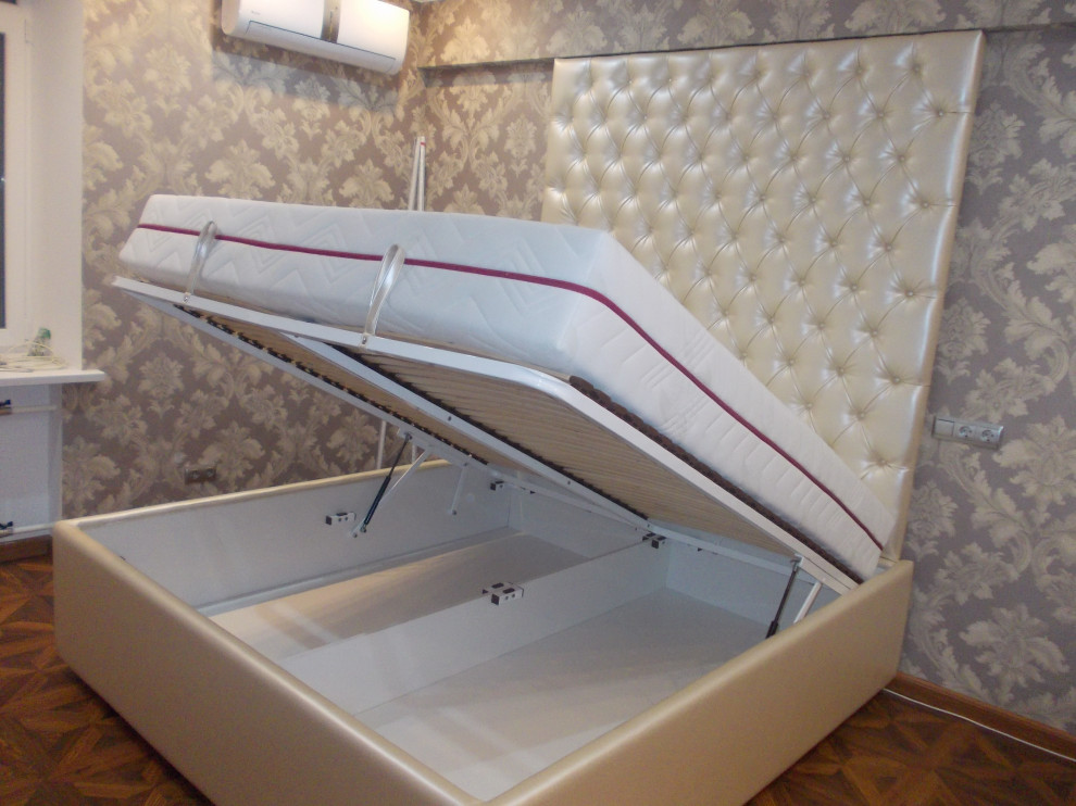 Кровати в каретной стяжке