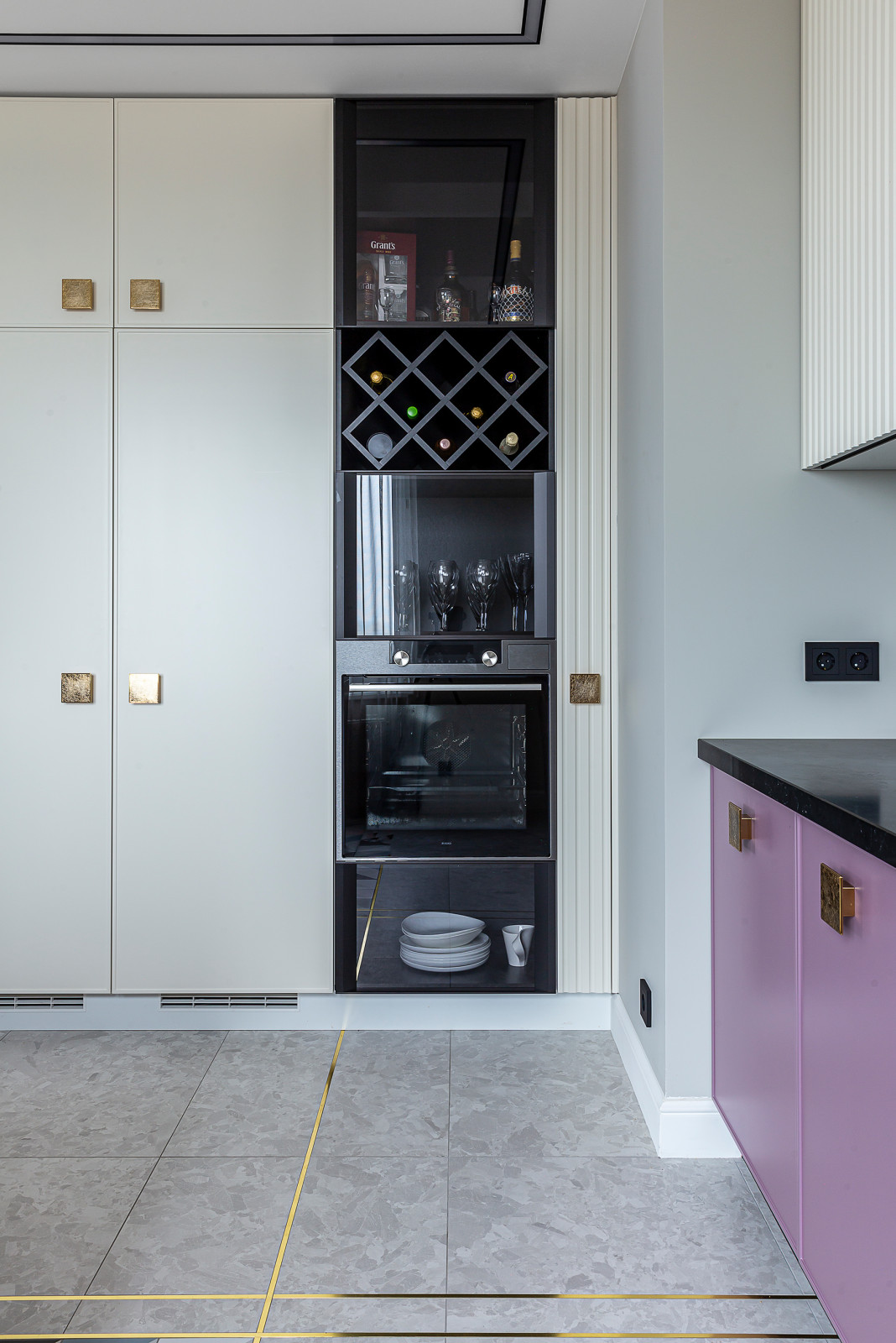 В сиреневых тонах (3-х комнатная квартира 66,7 м²)