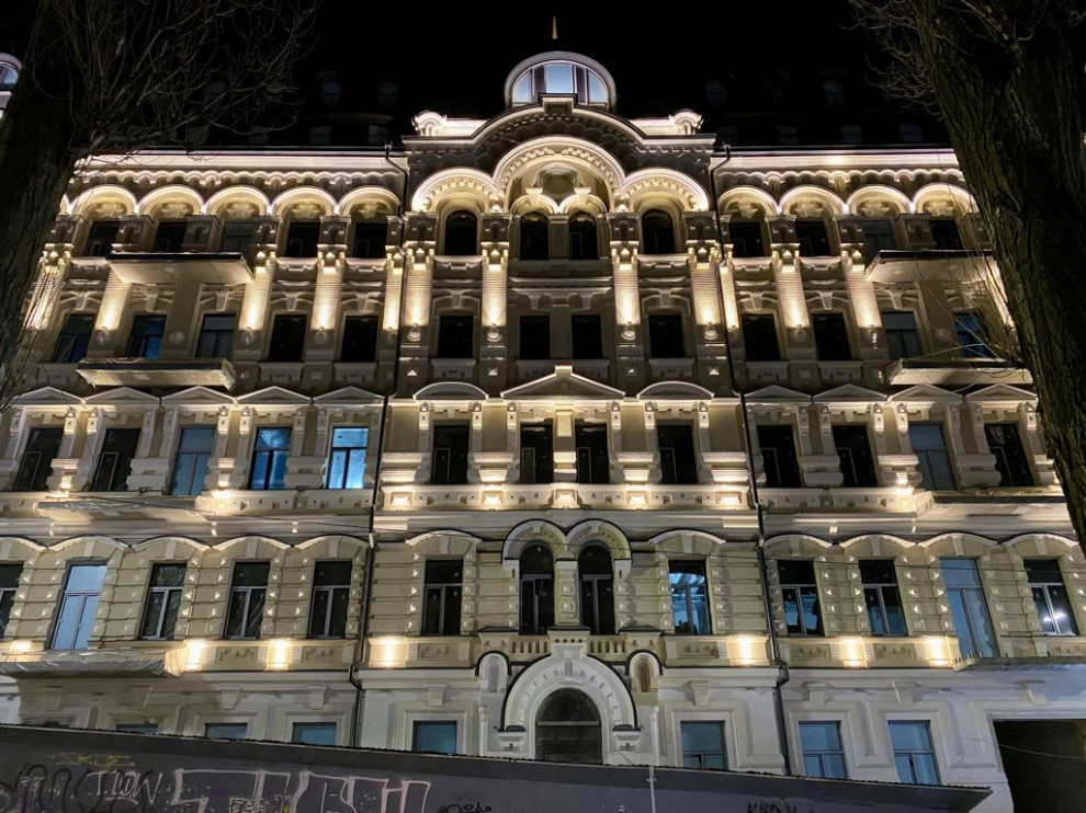 Архитектурно фасадное освещение гостиницы
