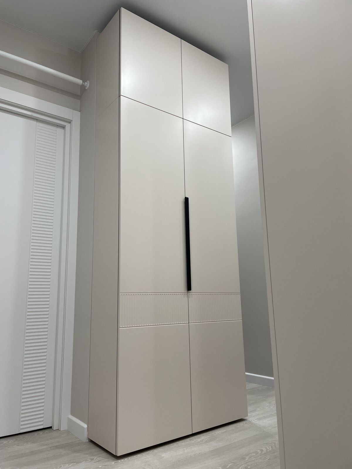 Обложка проекта: Шкаф BAZEL