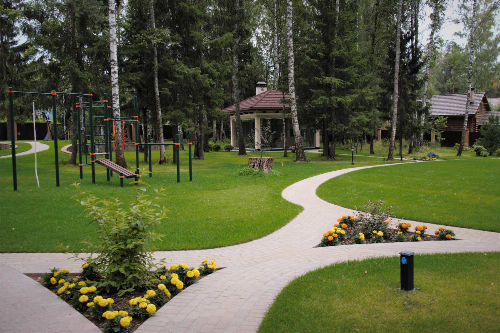 Заветы Ильича. Парковая зона.