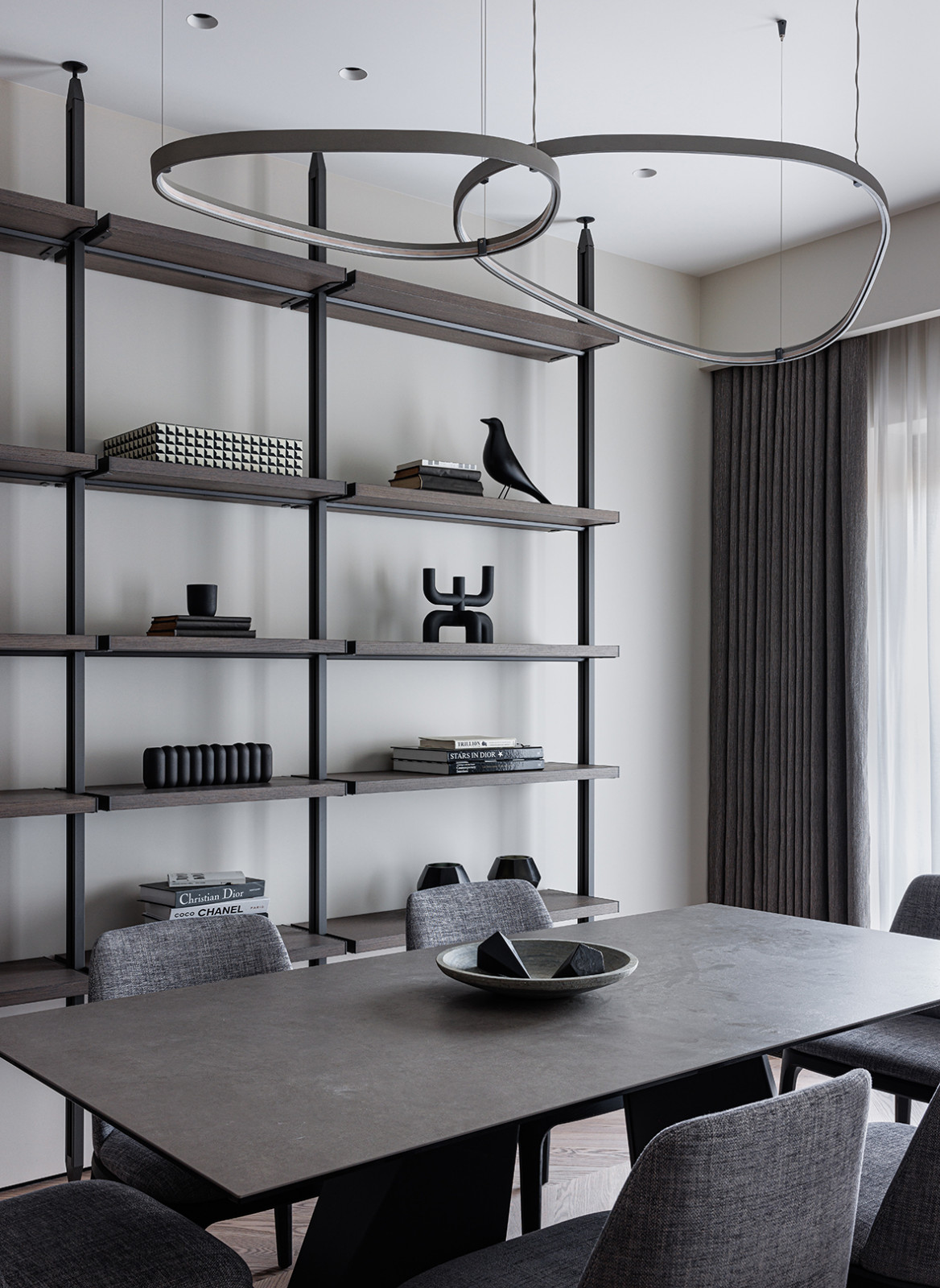 Монохромная квартира 90 м2 в центре Москвы