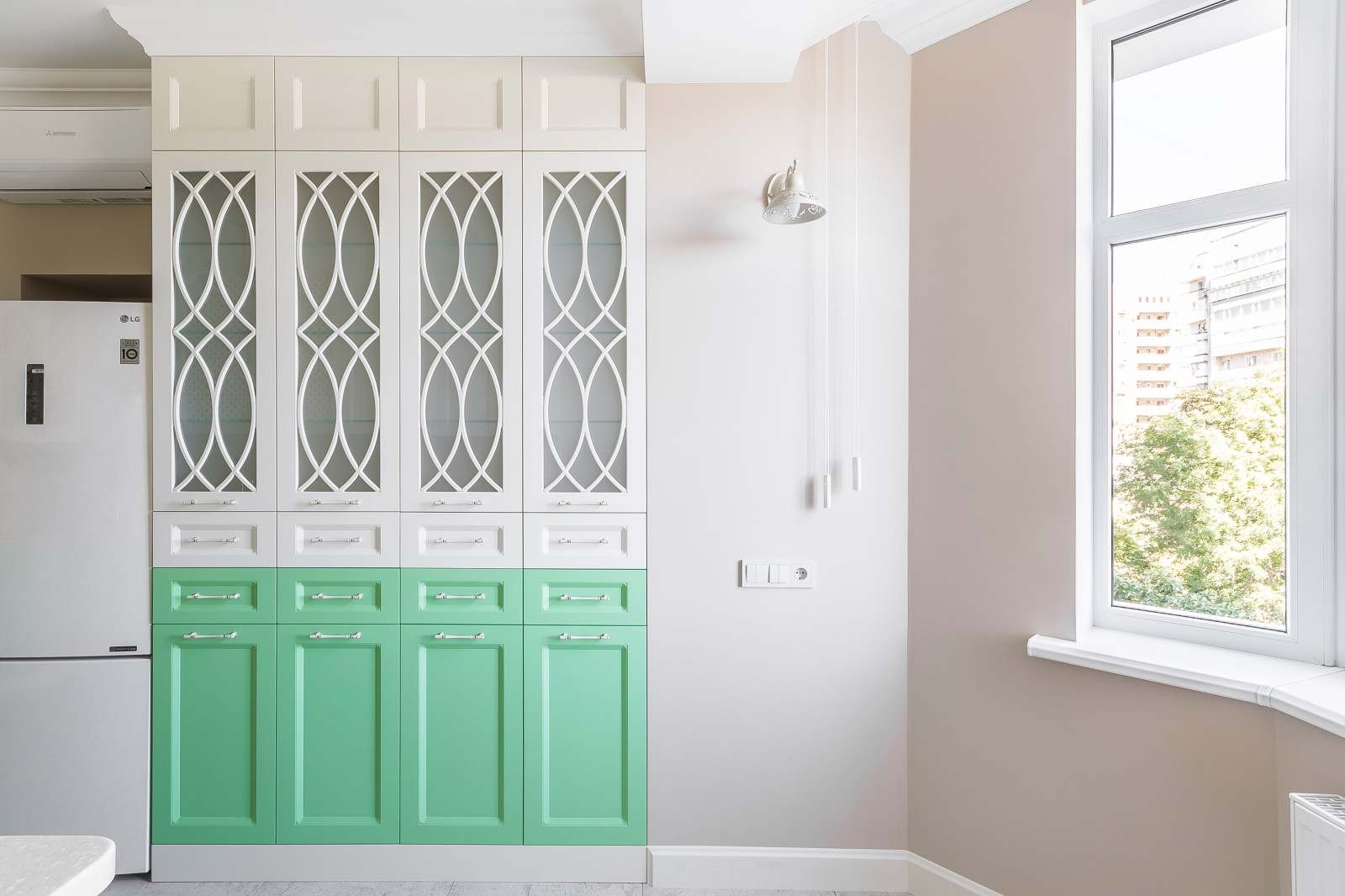 Мебель для кухни по индивидуальному проекту от фабрики мебели "Клевер-шкаф"