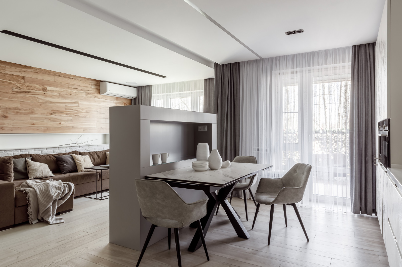 История с продолжением (фотографии кухни-гостиной)