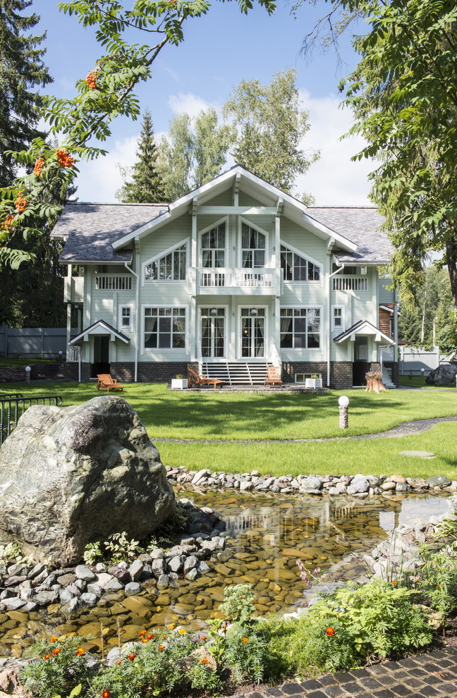 Под одной крышей