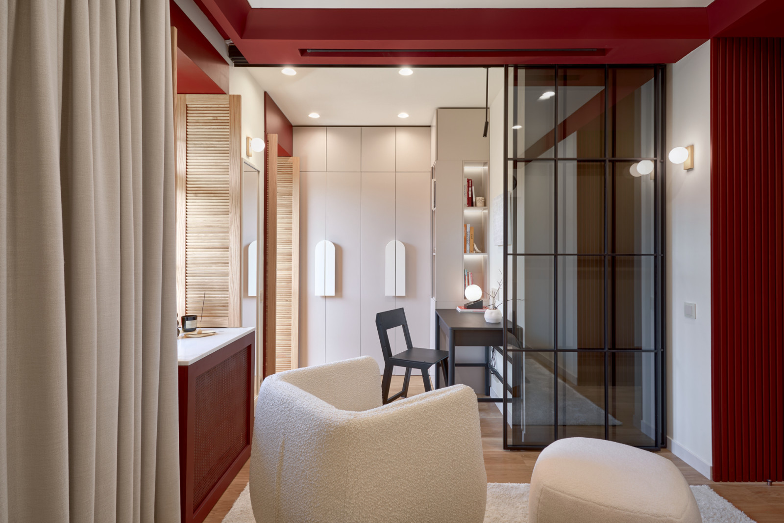 Спальня с багровым порталом