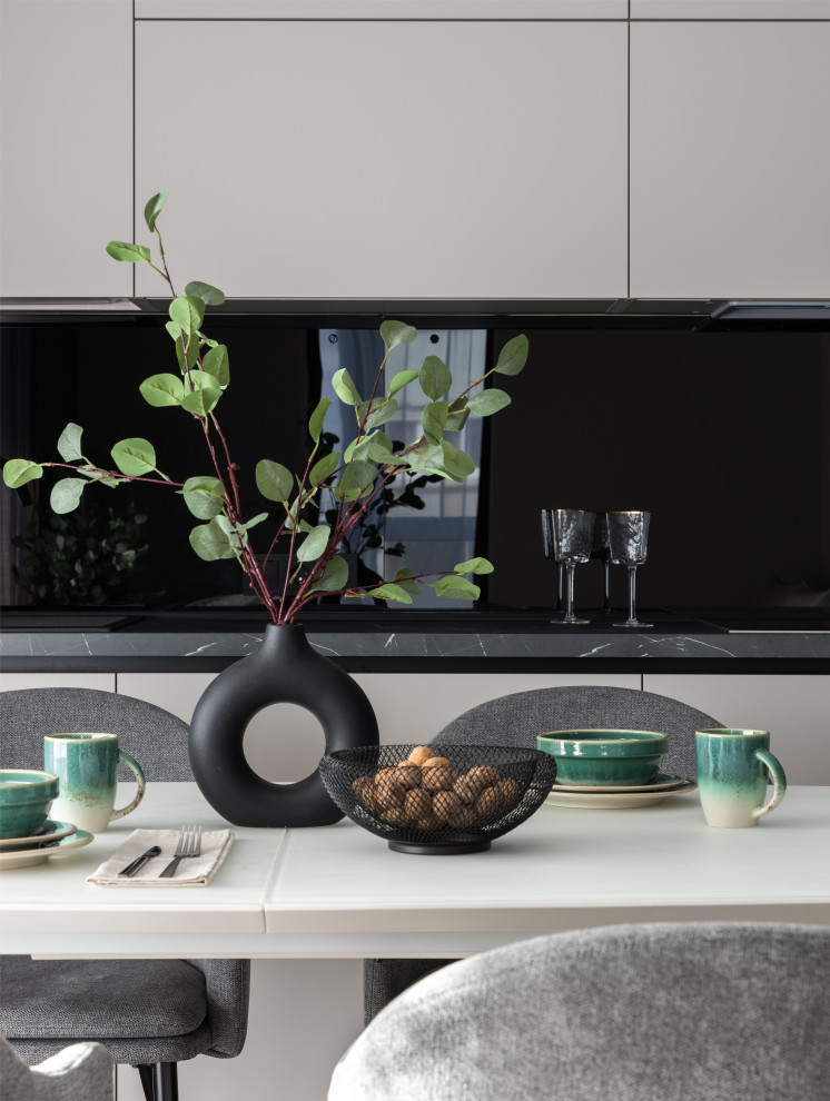 Минималистичная кухня-гостиная