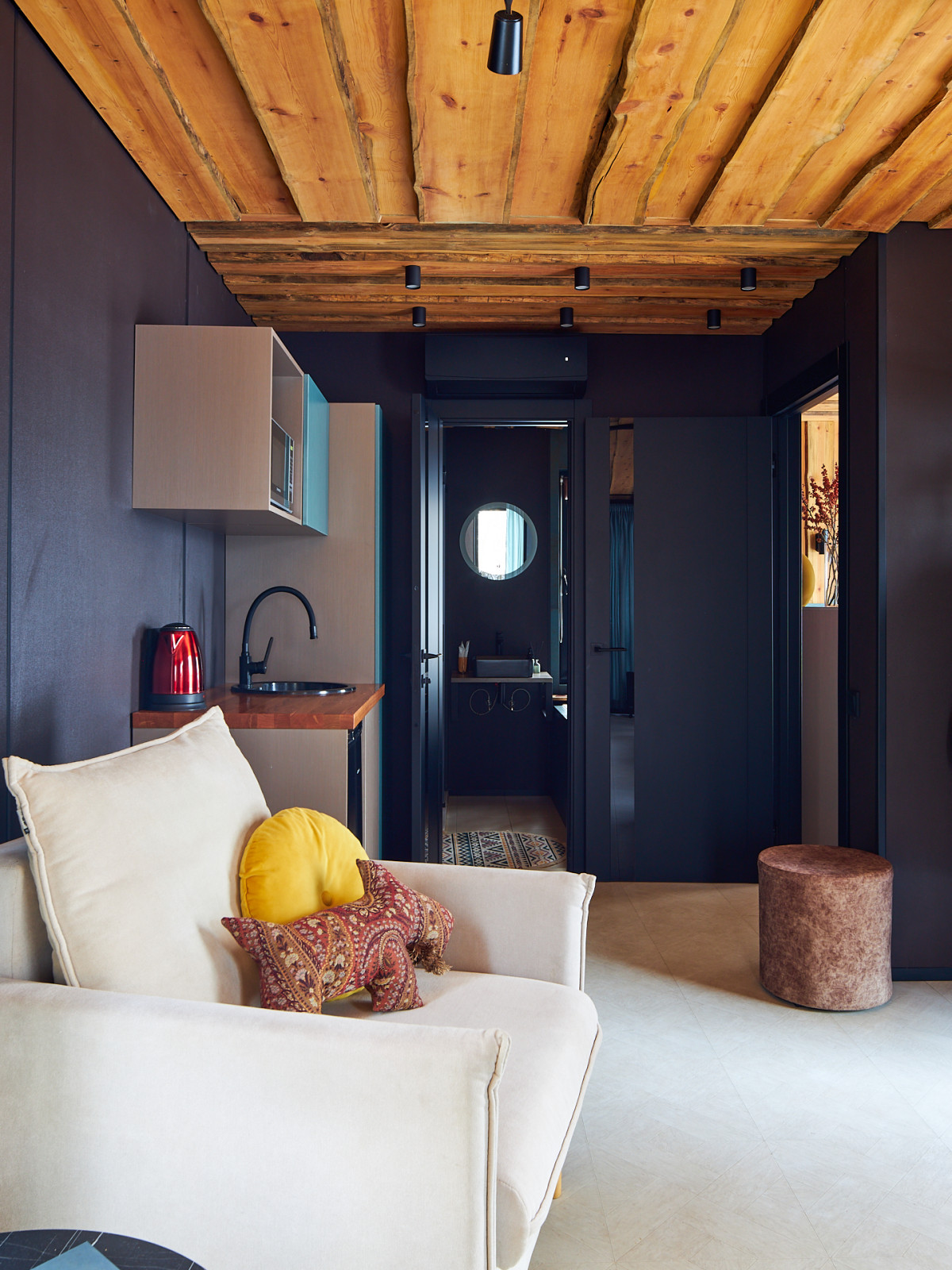 Домик на берегу Волги