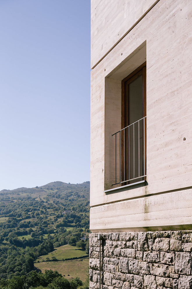 До и после: Реконструкция старой фермы в Испании