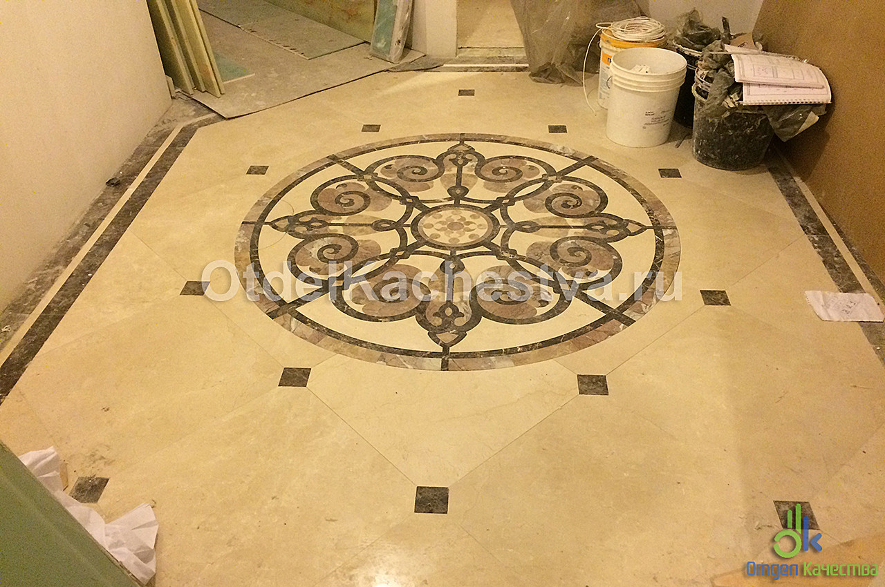 Укладка мрамора в холле
