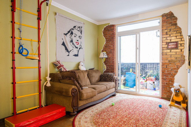 Квартира с авторским декором и Поллоком, захватившим балкон