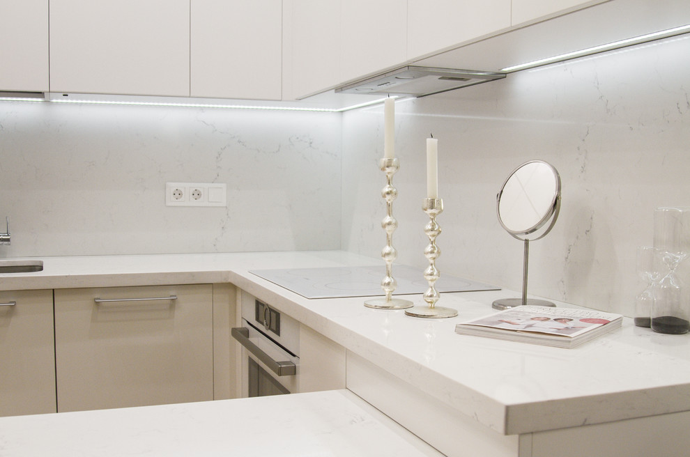 Кухня в стиле хай-тек